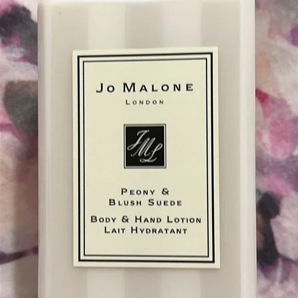 Jo Malone London
Peony & Blush Suede Body & Hand Lotion - Picture 3 of 3